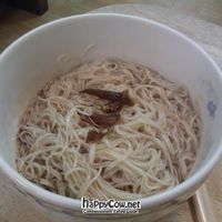 noodle dish at Dōng Dōng SùShí 東東素食 in New Taipei City