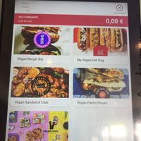 Onscreen orders only at Vbb House in Paris