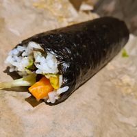 Shushitos spicy zalmon nori at Vbb House in Paris