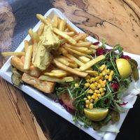 „Vegan plate“ with fries, v-halloumi, grilled veg and salad plus hummus   at Ewin Kebaphaus in Stuttgart