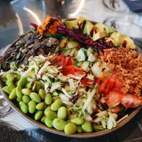 Tiki Bowl - quinoa, bulgur, humus, edamame at Starlet Kempten in Kempten