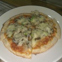 Pizza de setas y espárragos con queso vegano at So Free Pizza - Ximen in Taipei