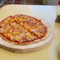 Vegan jamón y piña pizza at Casa Hoja in Pereira