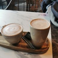 Chai latte en chocolade melk at O'YO - Sint Baafs in Ghent