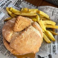 Lotus vegan burger  at Valhöll Valhalla  in Elche