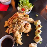 Gebackenes Gemüse mit Reis und Sushi  at HiToMy in Munich