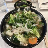   at eM Que Viet in St Paul