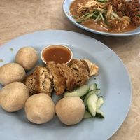 Chicken rice balls and mee rebus at Shui Xian Su Shi Yuan in Malacca