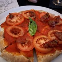 Pizza tre pomodori   at Santeria Paladini 8 in Milan