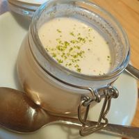 Postre vegano: cremoso de anacardos y lima (muy rico) at Artesa Colmado Bar in Ferrol