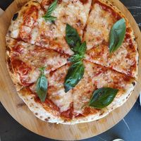 Pizza margherita at Giulietta - Pizzeria & Cucina Vegana in Lisbon