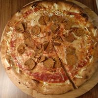 Diavola pizza at Giulietta - Pizzeria & Cucina Vegana in Lisbon