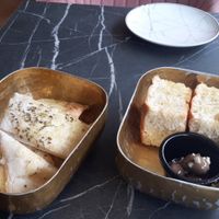 Garlic bread + Focaccia at Giulietta - Pizzeria & Cucina Vegana in Lisbon