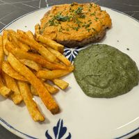 Seitan steak and chips   at Giulietta - Pizzeria & Cucina Vegana in Lisbon