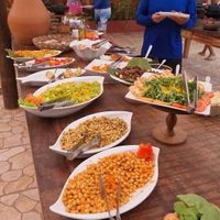 Buffet de saladas quase todas veganas at Restaurante Manguezal in Itaparica