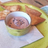 Free bean hummus and tortilla chips at Alubia plant power in Mallorca