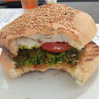 Burger veg di spinaci at Wanderlust Cafè in Squillace