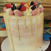 Rich and scrummy Mother's Day cake (I was allowed to sample!) #Veganuary at Piper's Bakery in Frome