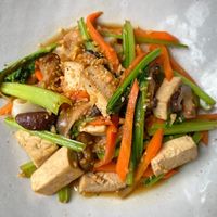 Vegan noodles with tofu and vegetables  at Jaya House River Park in Siem Reap