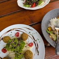 Falafel mit Minzdip, gemischter Salat, Gemüsereis at Leithe Wirt in Serfaus