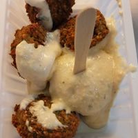 Falafels with hummus and tahina at Maoz - Xavier Privas in Paris