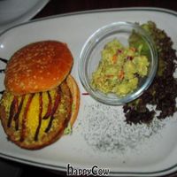 Main dish-- cheeseburger at Wind und Wetter in Berlin