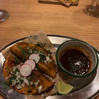 Tacos de birria de seitán con consomé (8,5€) at Gallo Santo in Barcelona