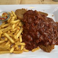 750g veganes Schnitzel mit Paprikasauce  at Harzer Schnitzelkönig in Langelsheim
