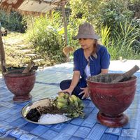 Making herbal balls  #Veganuary at Chang Chill in Chiang Mai