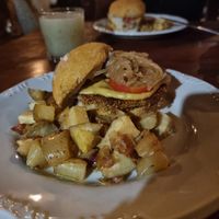 Jantar hamburguer com tudo at Unah Piracanga in Itacare