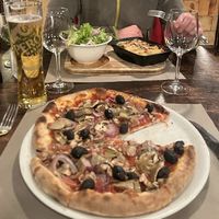 Pizza 4 Stagioni - delicious   at L'étale in Morzine