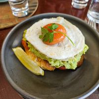 Avocado toast with gucamole at A Padoca in Porto