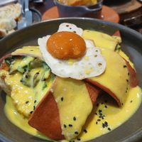 Eggs benedict at A Padoca in Porto