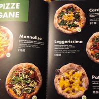 Pizze vegane dal menu at Pizzeria Acquario Cremona in Cremona