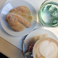 Pistaasipulla / pistachio bun and cappu with oatmilk at Cafe Metso in Tampere