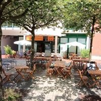 Good for group of people meet under the nice environment  at Mama's Kitchen Hannover - 蝶碟出色 in Hannover