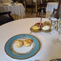 Dos scones de queso at L'Orangerie at Alvear Palace Hotel in Buenos Aires