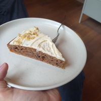 Veganer Walnuss-Möhren-Kuchen at STÜH33 Café in Bochum