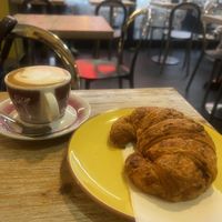 Cornetto veg e cappuccino di soia  at Maramais Cafè in Milan