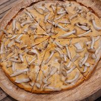 Sweet patato crust fantasy with mushrooms at Tea Leaf Vegan Pizza in Koh Phangan