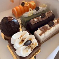 Entremets et bûches   at Maison Folius in Carqueiranne