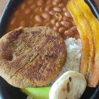 Bandeja Vegetariana at La Sazón Criolla in Rionegro