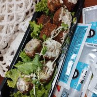 Hot de cogumelos com cream cheese fermentado at Verde Sushi in Porto Alegre