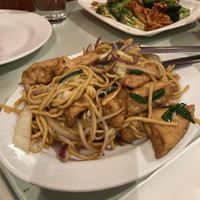 Tofu lo mein   at Hanfusionnh in Hanover