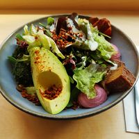 Protein bowl at roots - Münstergasse in Zurich