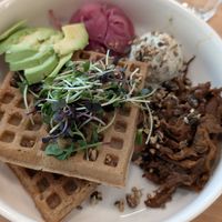 Savoury waffle with BBQ mushrooms at roots - Münstergasse in Zurich