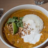 Curry at roots - Münstergasse in Zurich