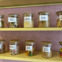 Vegan toppings clearly marked   at Juno's Gelato in Palolem