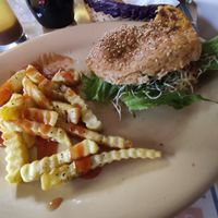 Me pedí una hamburguesa de champiñones y estaba deliciosa at Vegetariano Américas  in Mexico City
