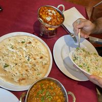 Garlic bread, fried rice with peas, sweet and spice vegetable fried balls, salty lentils at Taj Mahal in Santander